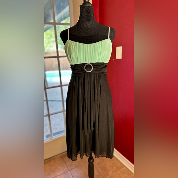 Crystal Doll Dresses & Skirts - Crystal Doll Empire Waist Mint Green And Black Dress, Size M